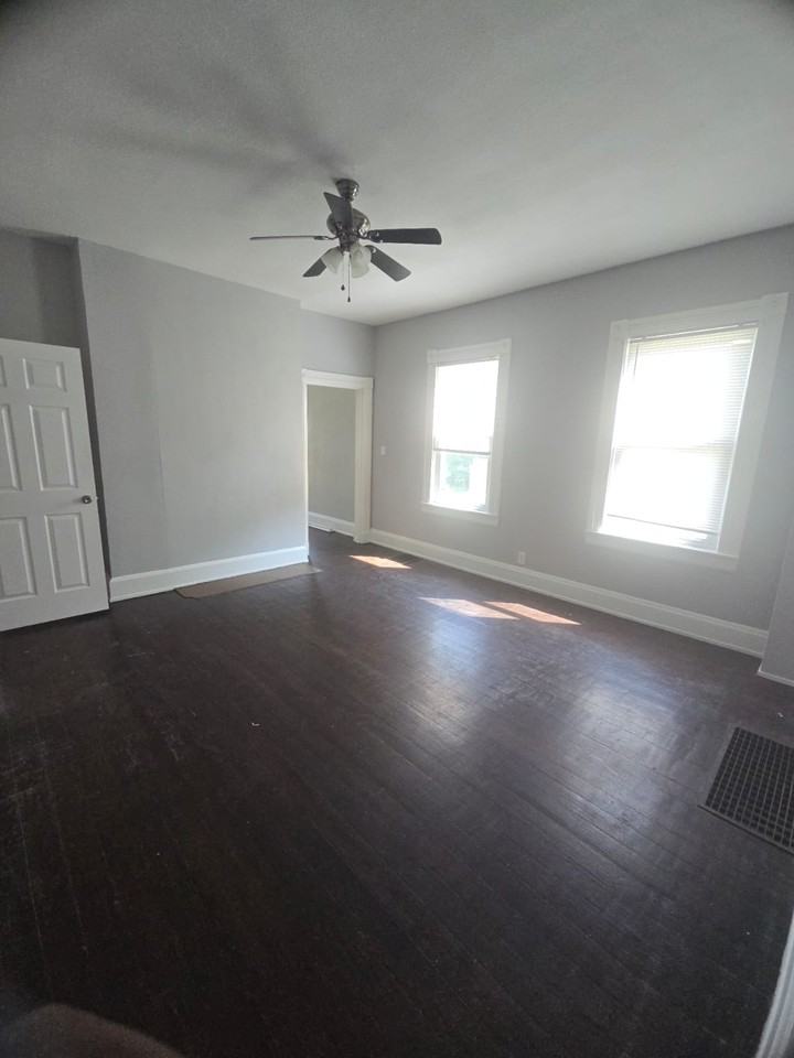 4397 Virginia Ave - Photo 4 of 23