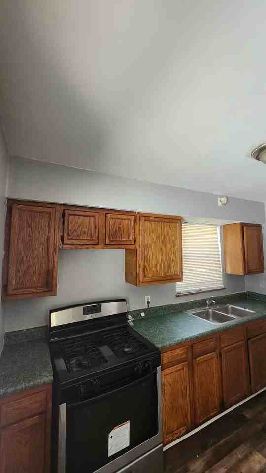 3037 Worthington Ave - Photo 4 of 32