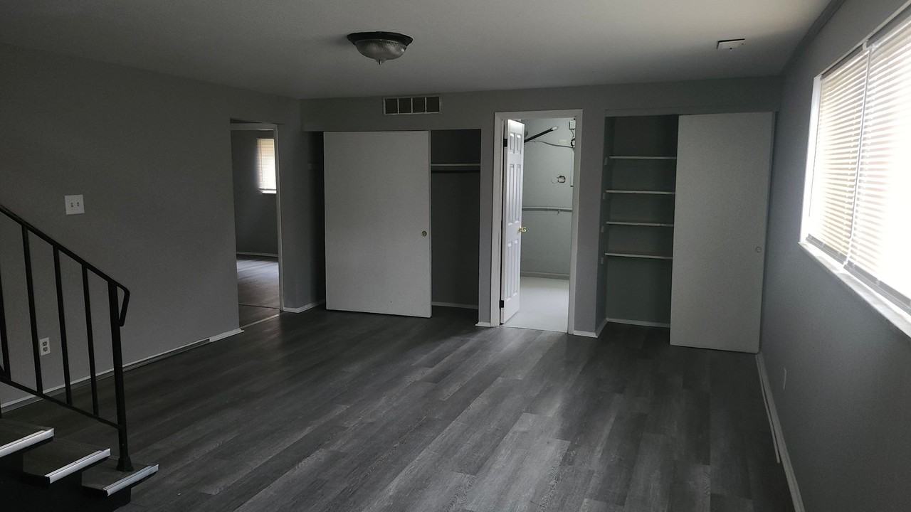 7844 Glen Orchard Drive - Photo 7 of 17