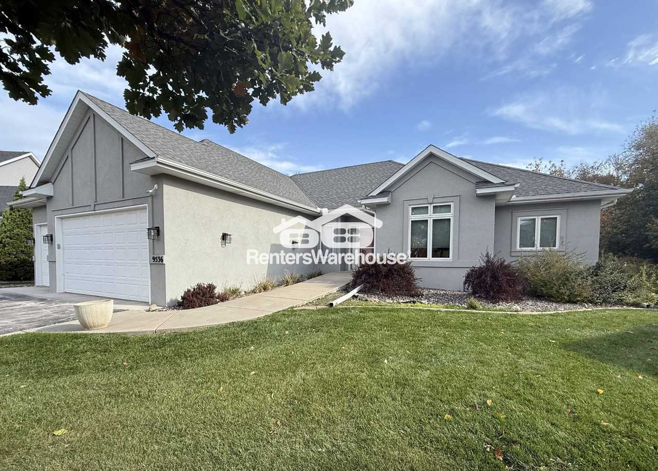 9536 Windflower Place North - Photo 2 of 31