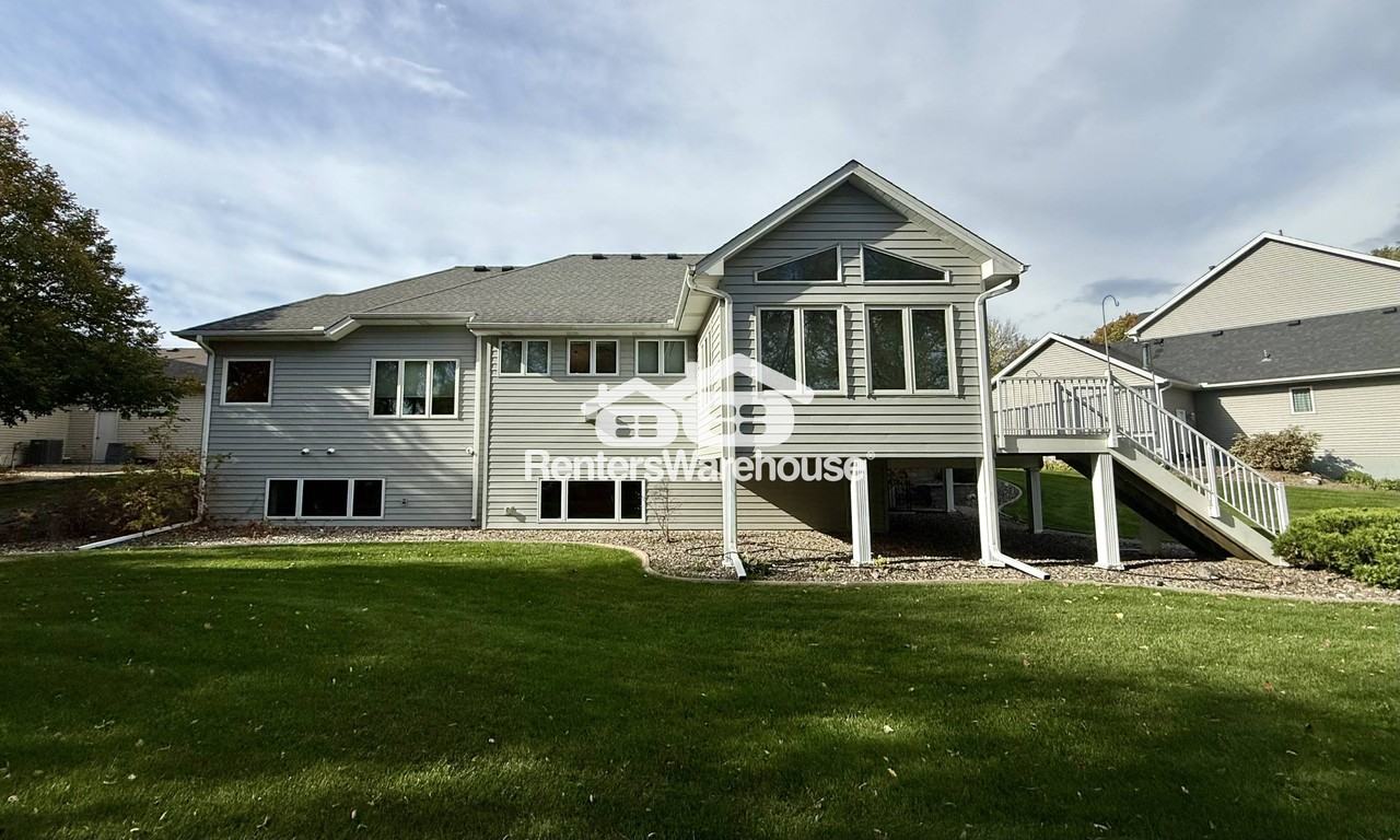 9536 Windflower Place North - Photo 3 of 31