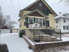 featured image of 826 1st St Nw