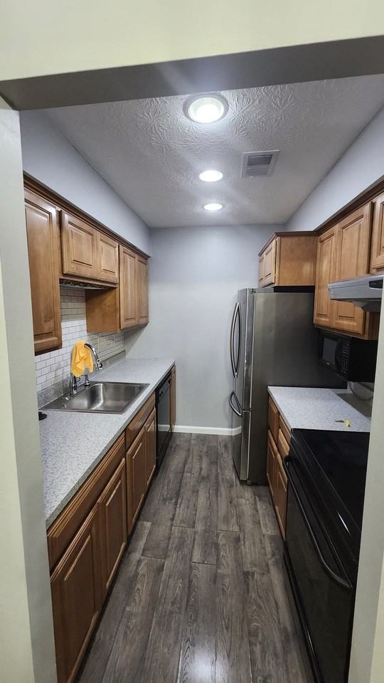 2431 Mustang Drive - Photo 6 of 22