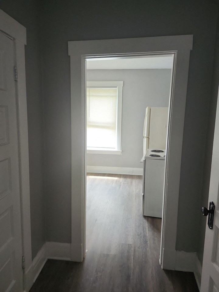 137 West 66th Street - Photo 3 of 13