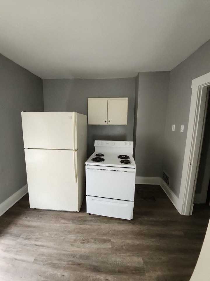 137 West 66th Street - Photo 4 of 13