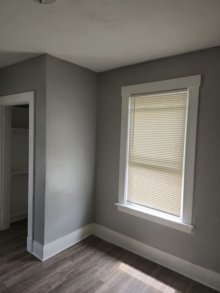 137 West 66th Street - Photo 6 of 13