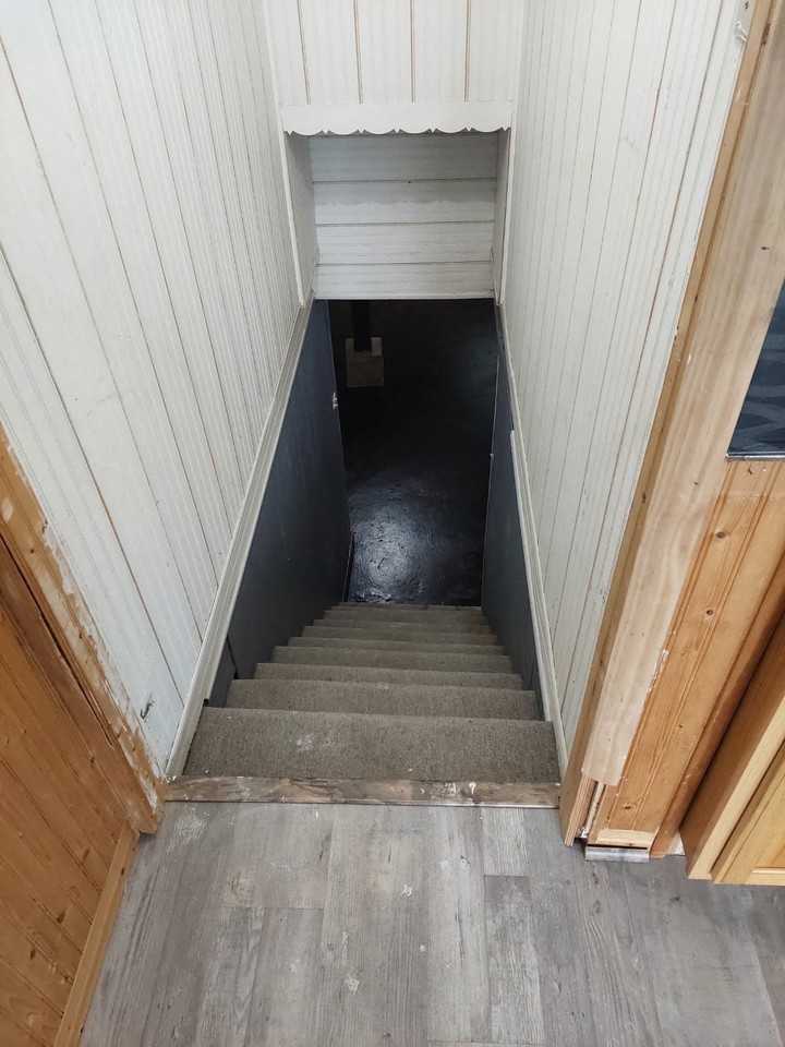 895 Fox Ct - Photo 5 of 19