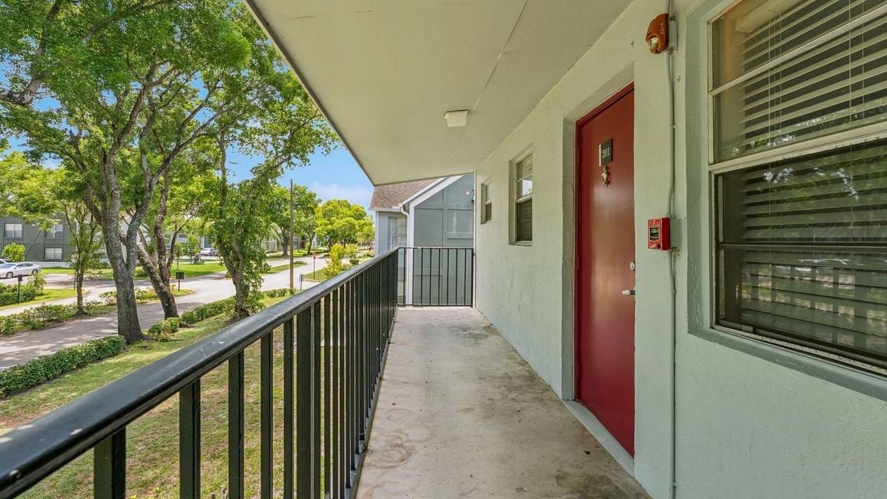 Advenir at San Tropez - Photo 6 of 17