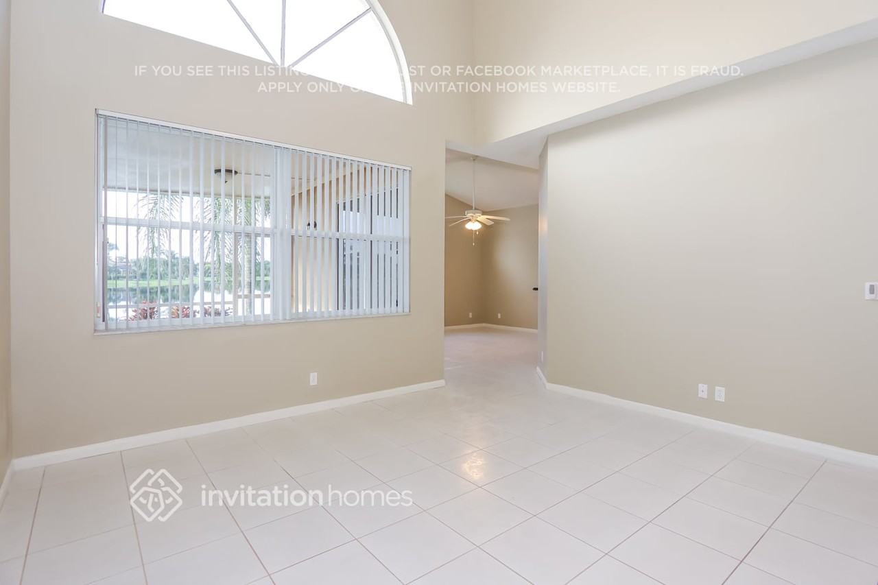 7775 Springfield Lake Drive - Photo 3 of 17