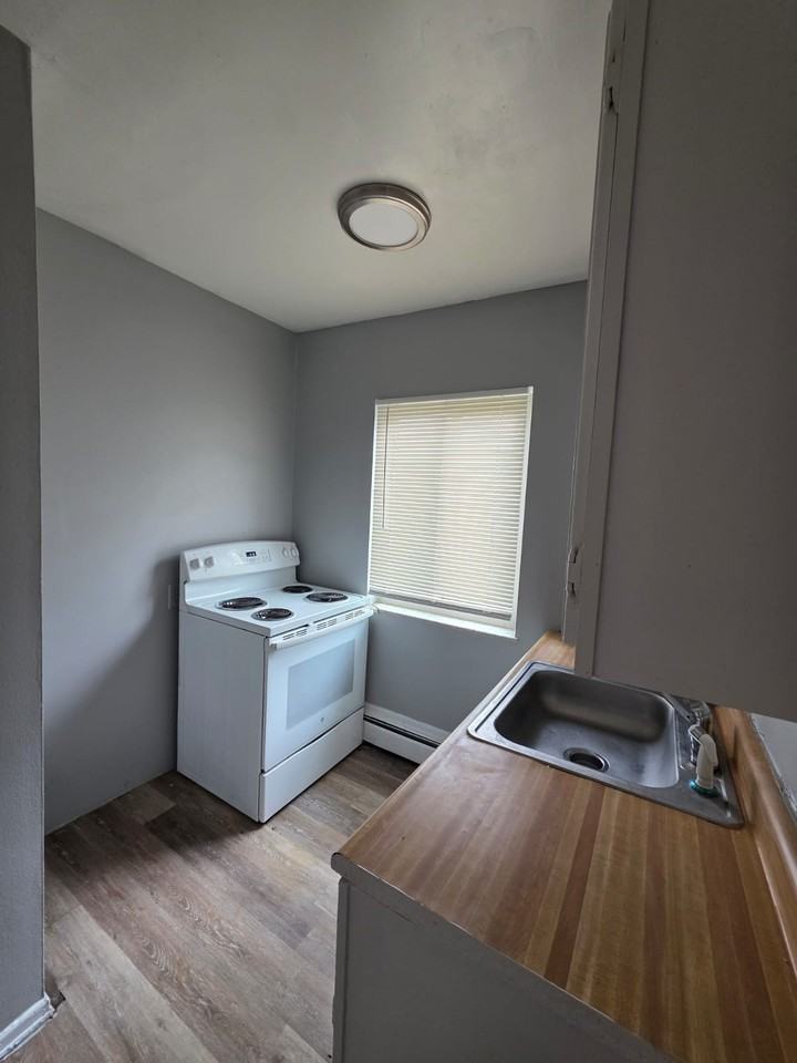 4856 Yarmouth PL - Photo 4 of 14