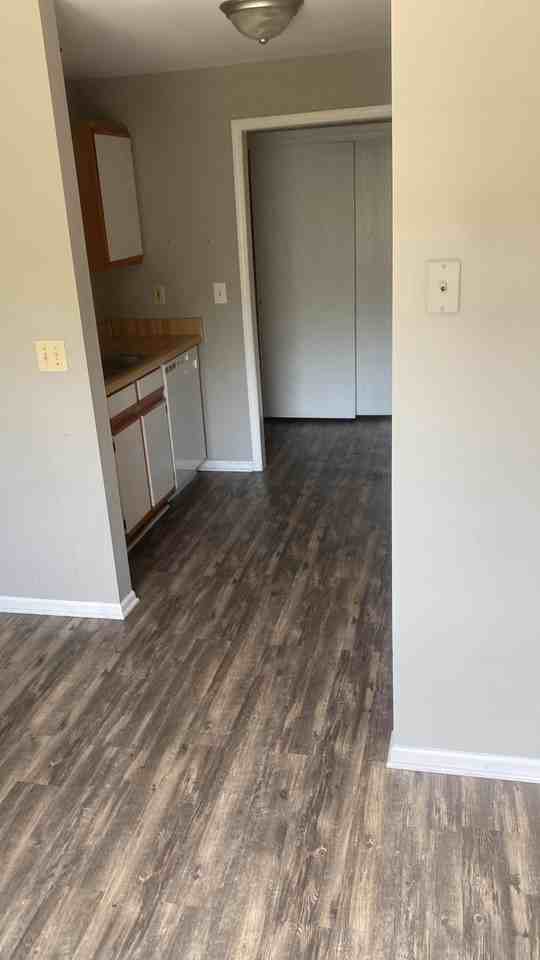 611 Kilgore Ave - Photo 6 of 32