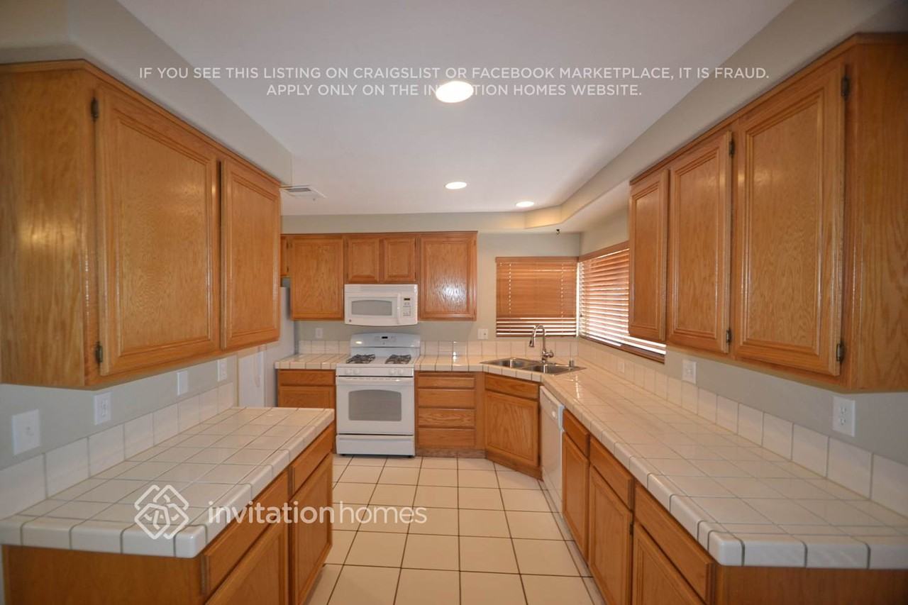 2733 Mistfull Ct - Photo 5 of 10