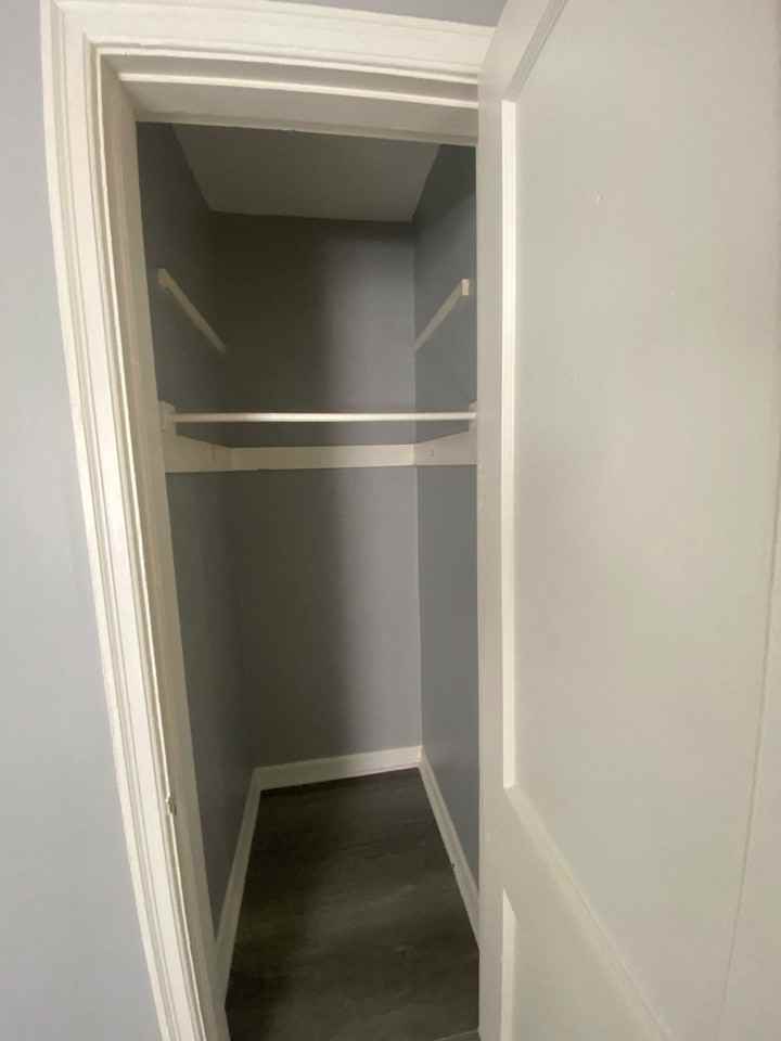 1048 Rosemont Ave - Photo 2 of 17