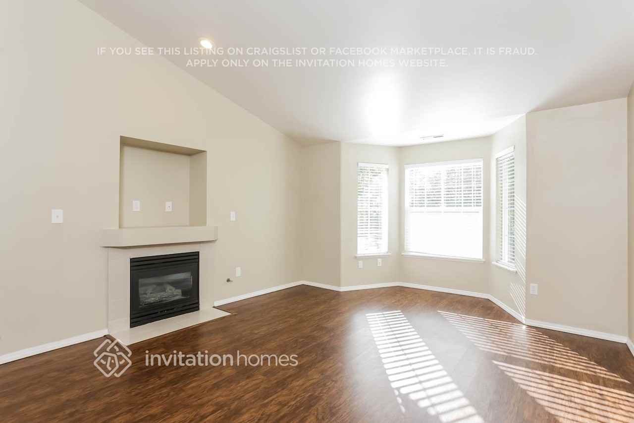 18511 E Country Club Dr - Photo 3 of 17