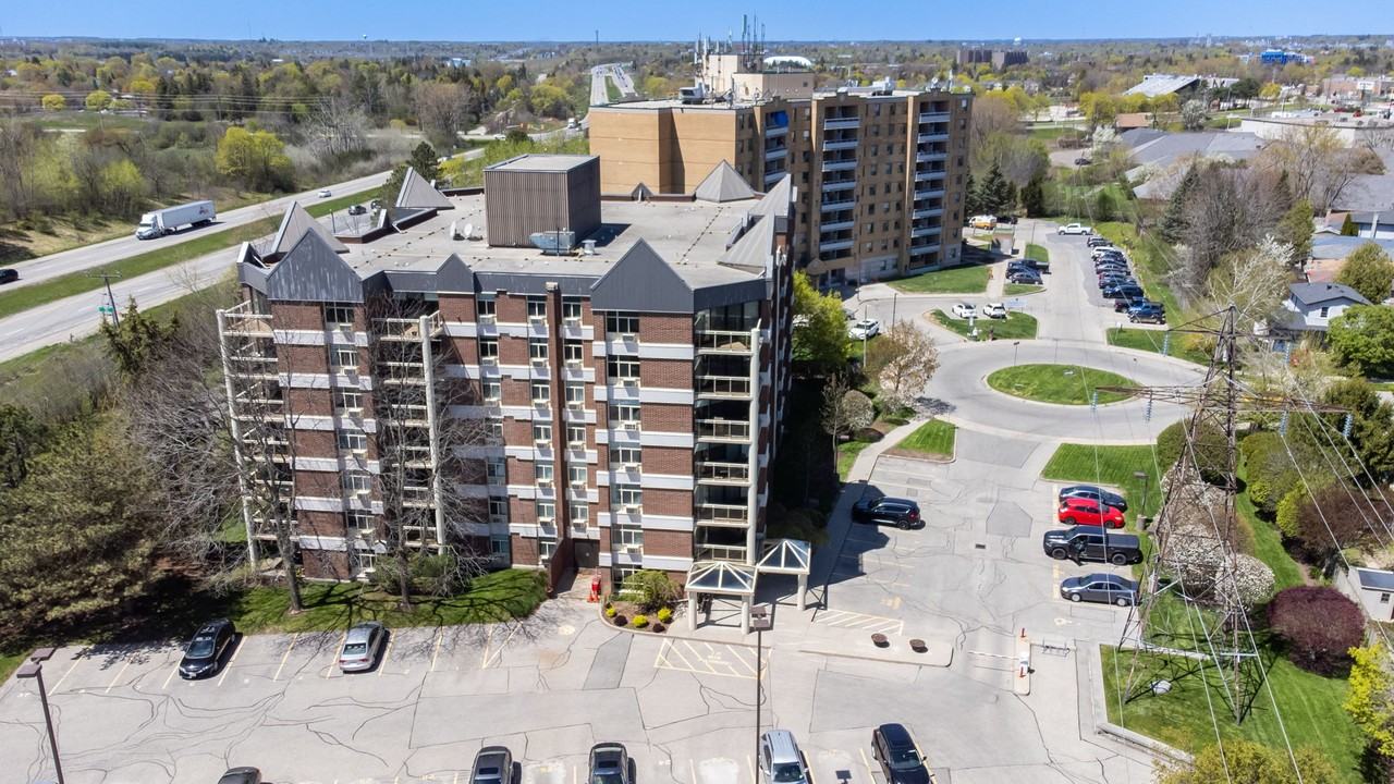 8 Christopher Court Guelph 601 - Photo 2 of 41
