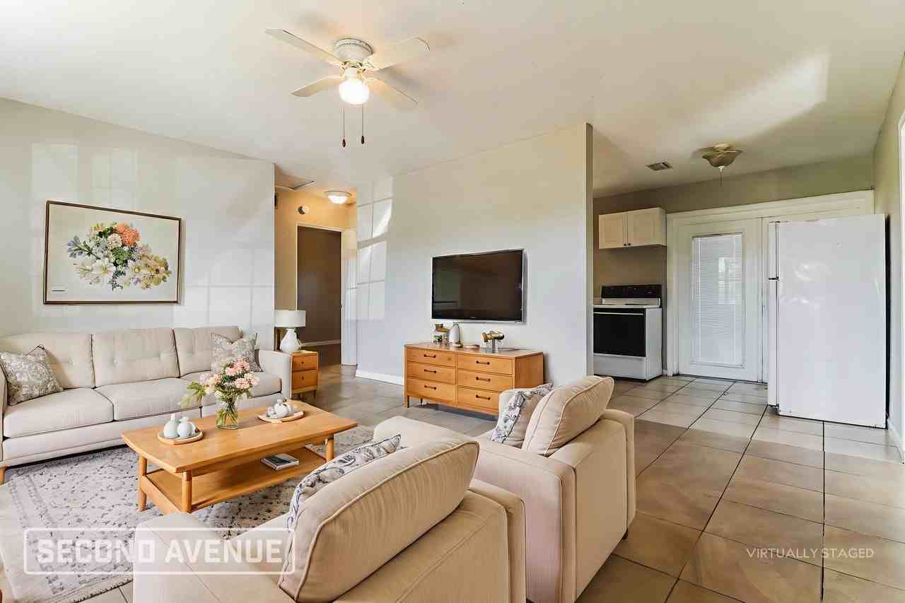 9547 Starkey Rd - Photo 2 of 25