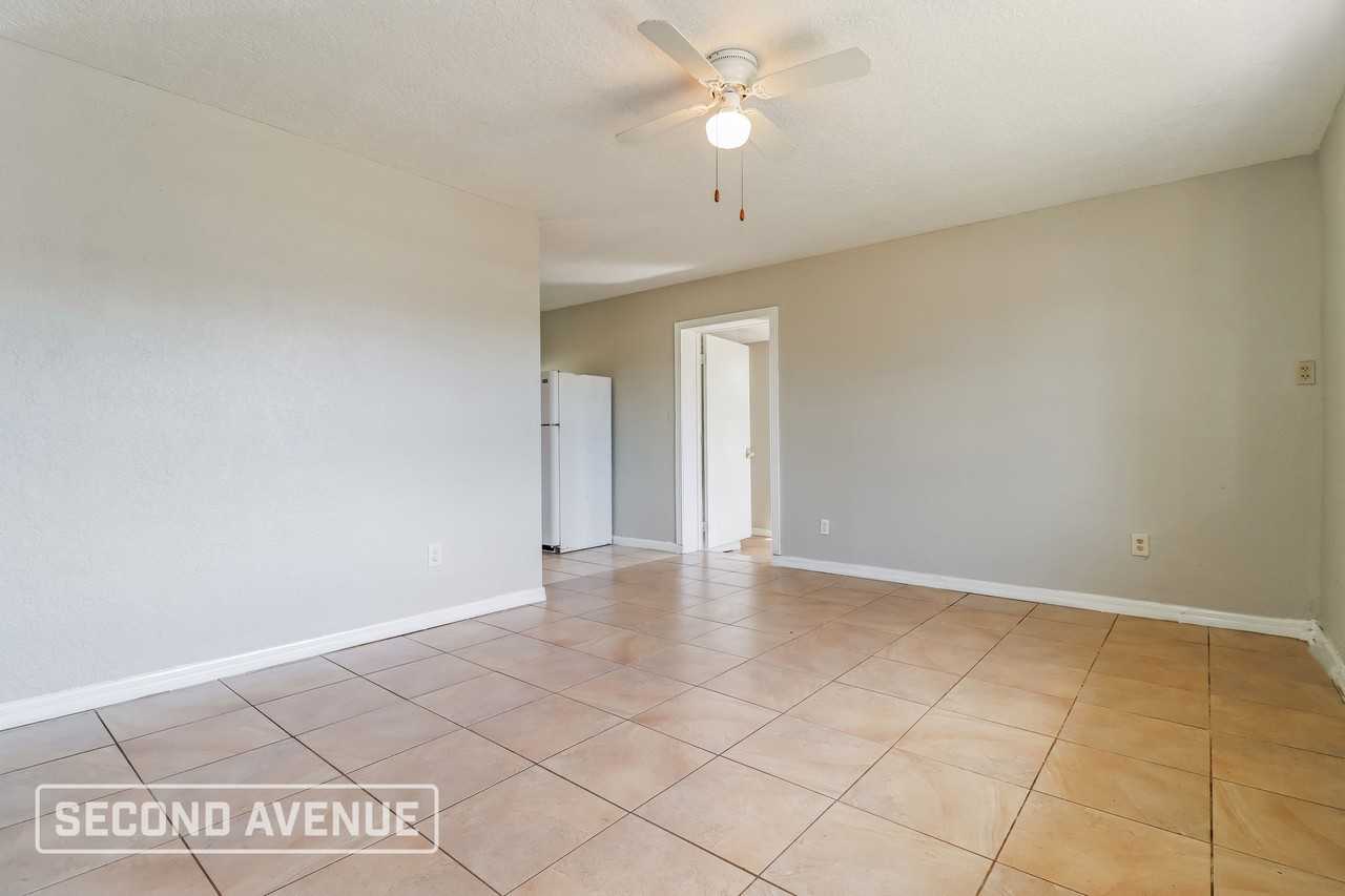 9547 Starkey Rd - Photo 7 of 25