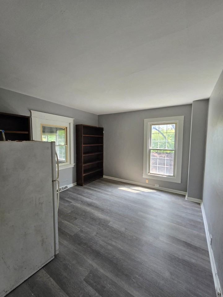 2045 Bickel Ave - Photo 4 of 17