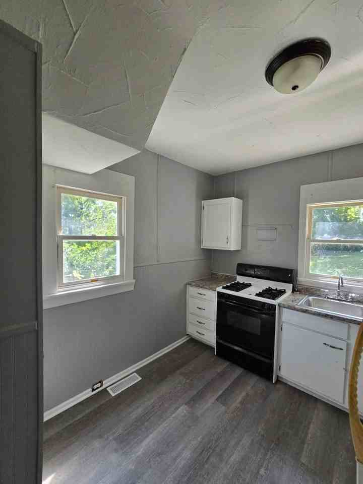 2045 Bickel Ave - Photo 6 of 17