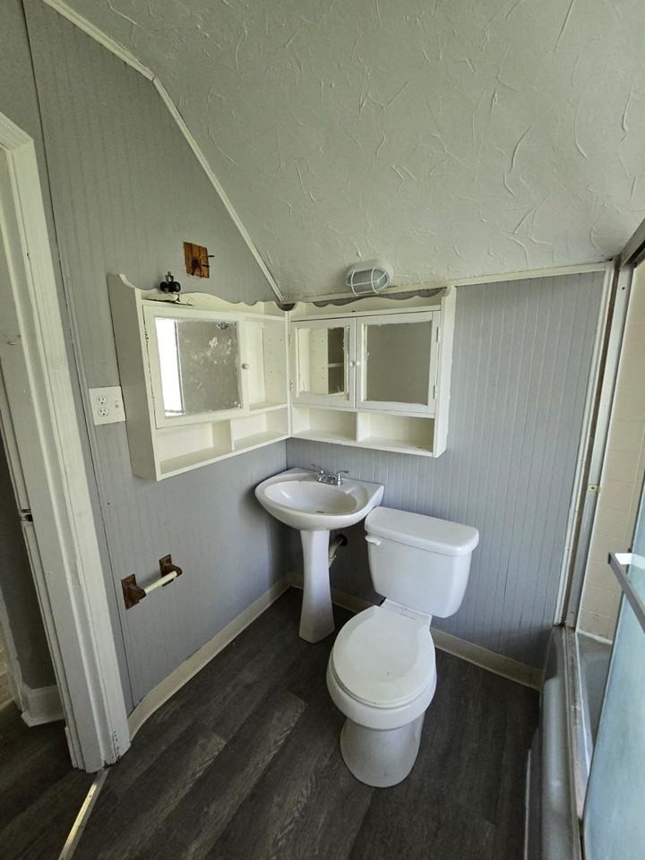 2045 Bickel Ave - Photo 7 of 17