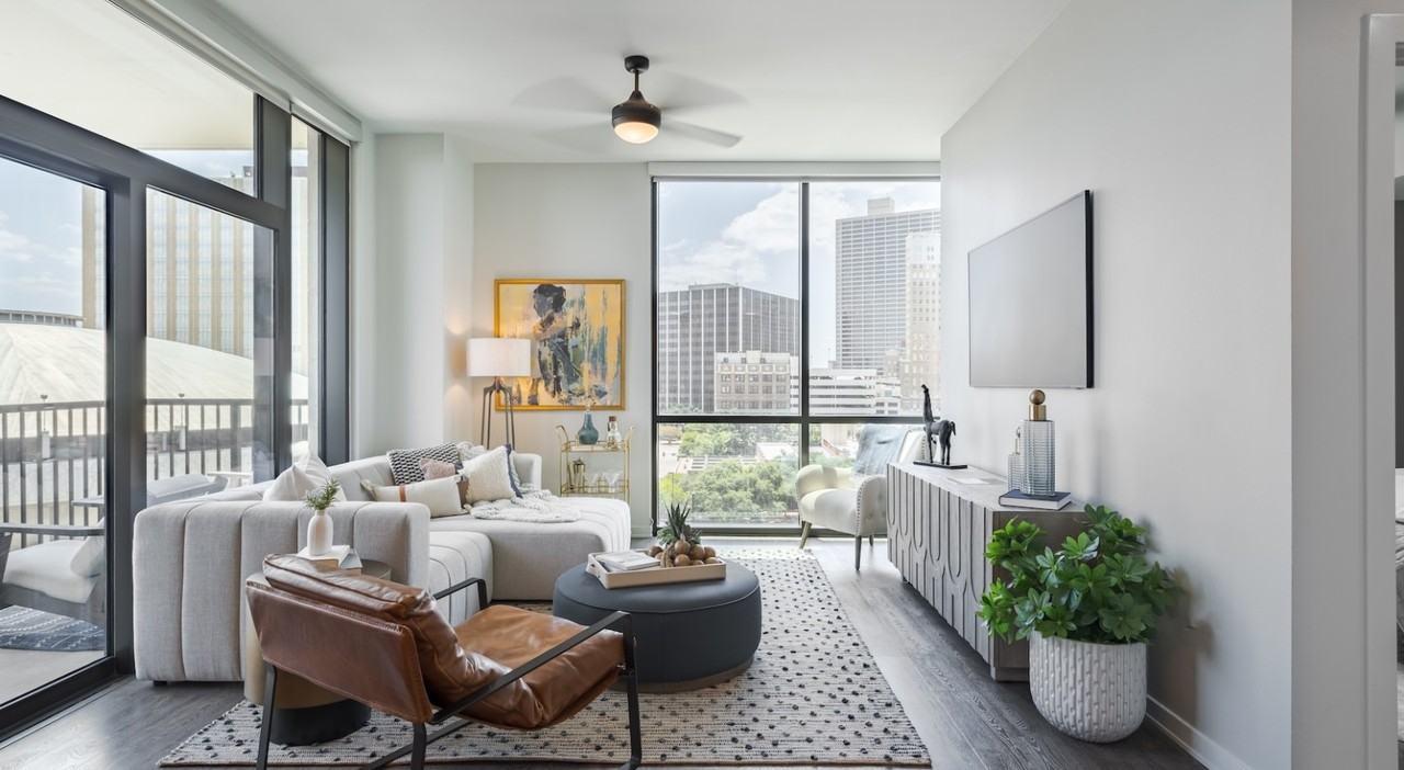 E 7th St & Main St #1004 - Photo 3 of 45