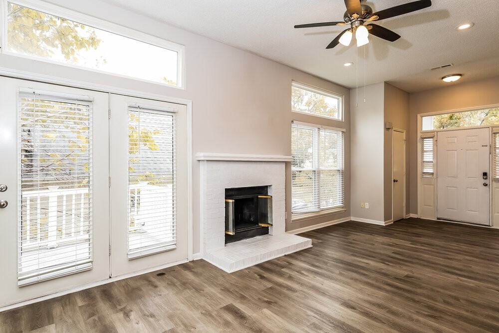 13839 Poppleton Ct - Photo 4 of 16