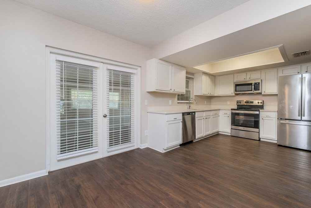 226 Regal Park Dr - Photo 5 of 16