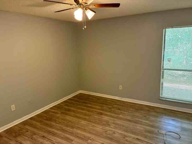 5219 Plymouth St - Photo 3 of 12