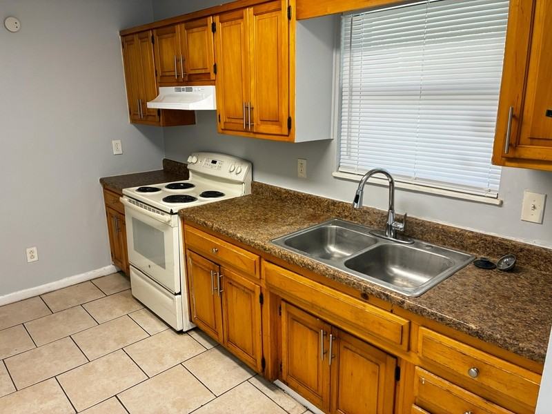 5219 Plymouth St - Photo 6 of 12