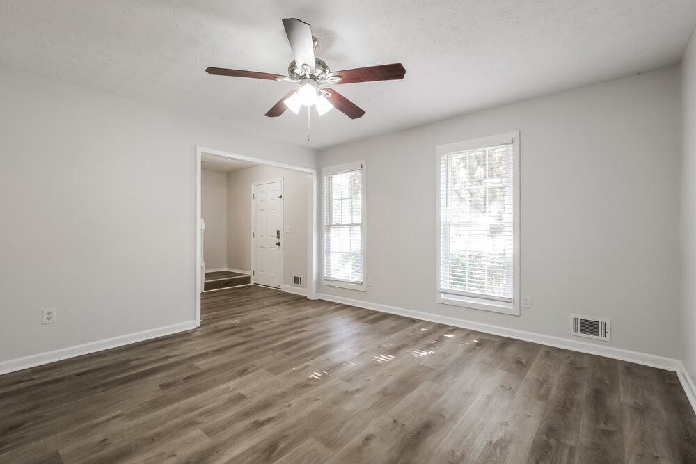 895 Highland Ter Ne - Photo 5 of 17