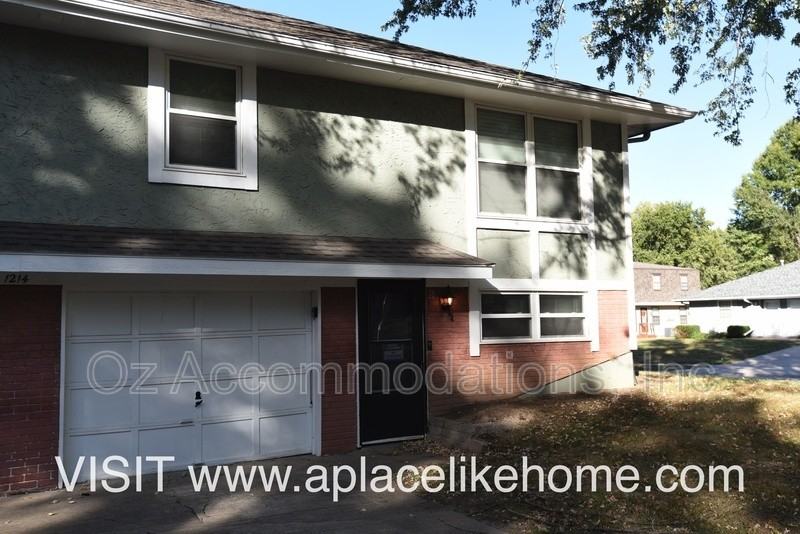 1214 Se 3rd Ter - Photo 2 of 18
