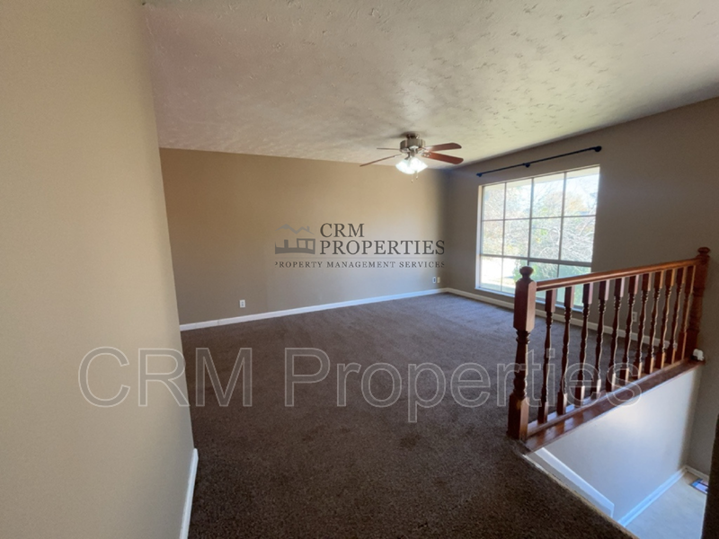 2301 Tam O Shanter Rd - Photo 3 of 41