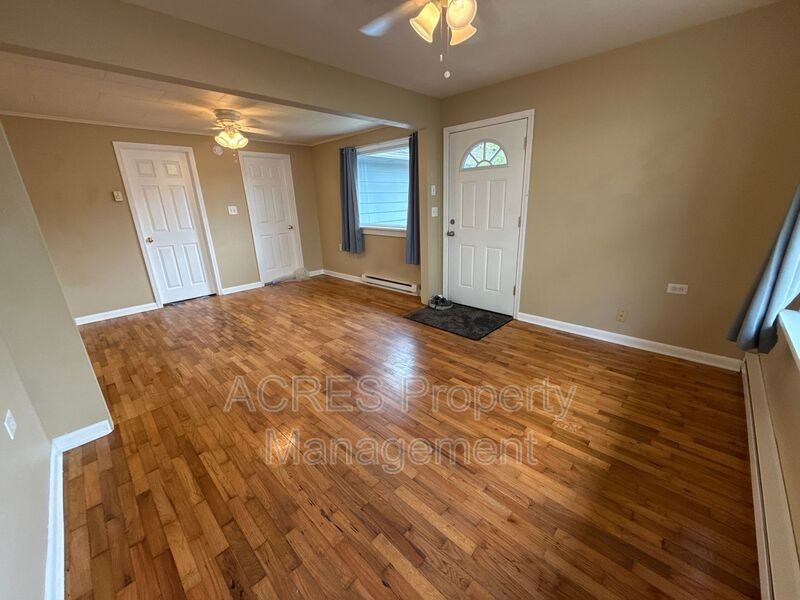 8806 3rd Ave S - Photo 4 of 9