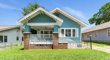 featured image of 1719 E 13th Pl