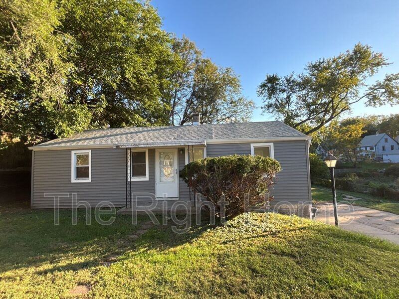 6109 Bedford Ave