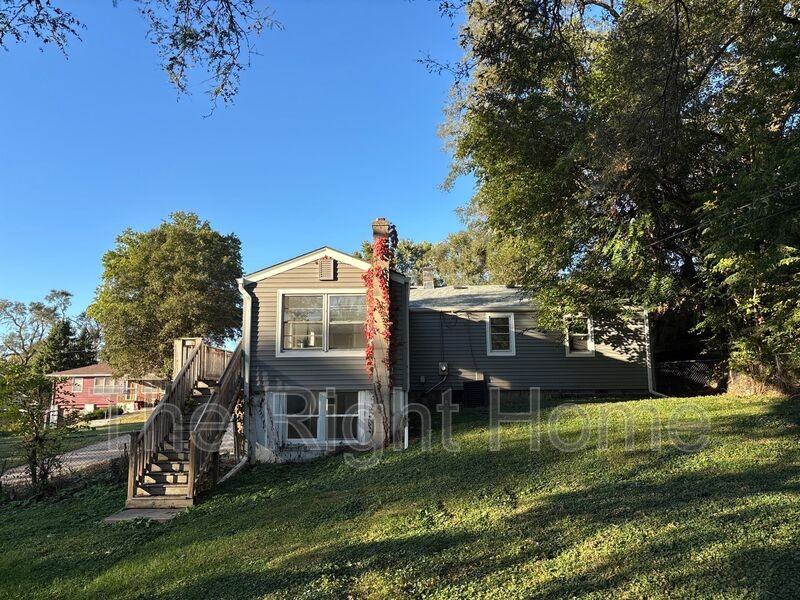 6109 Bedford Ave - Photo 4 of 16