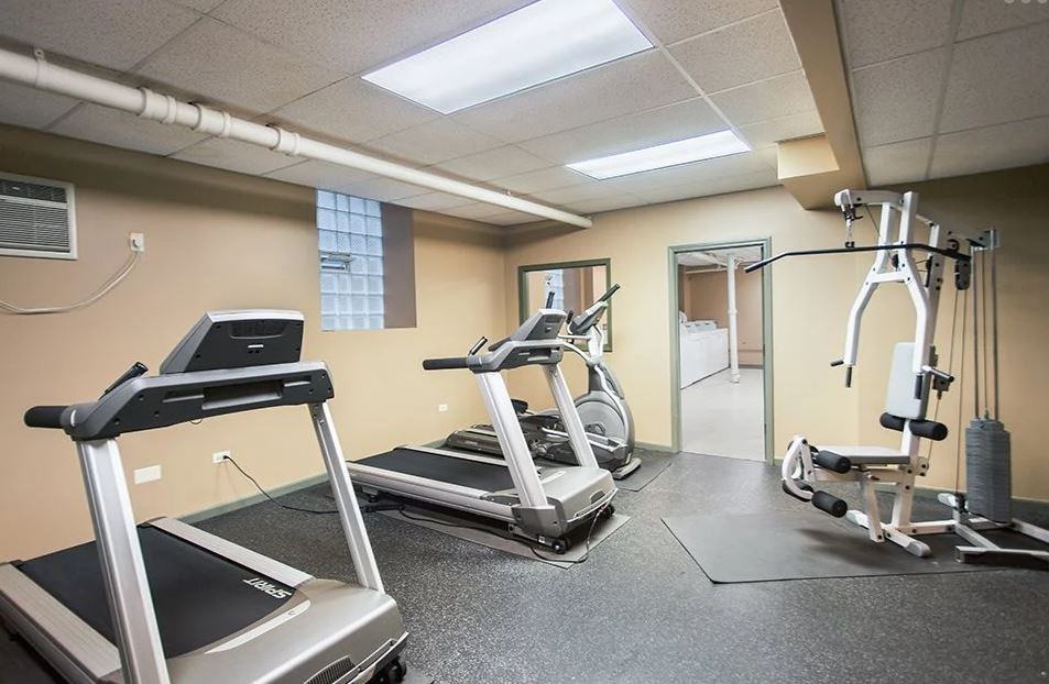 W Dakin St & N Sheridan Rd - Photo 4 of 9