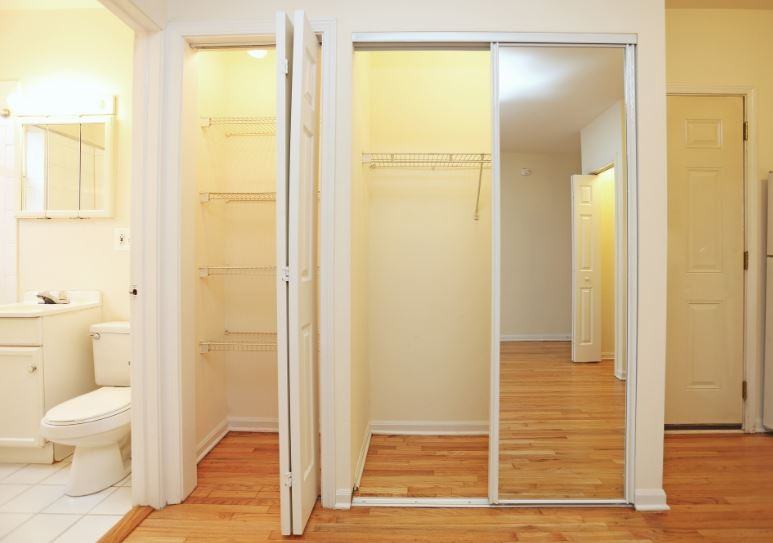 W Dakin St & N Sheridan Rd - Photo 5 of 9