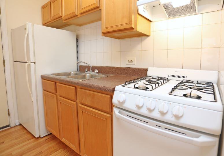 W Dakin St & N Sheridan Rd - Photo 7 of 9