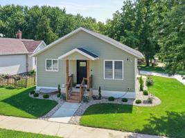 featured image of 445 S Baird St