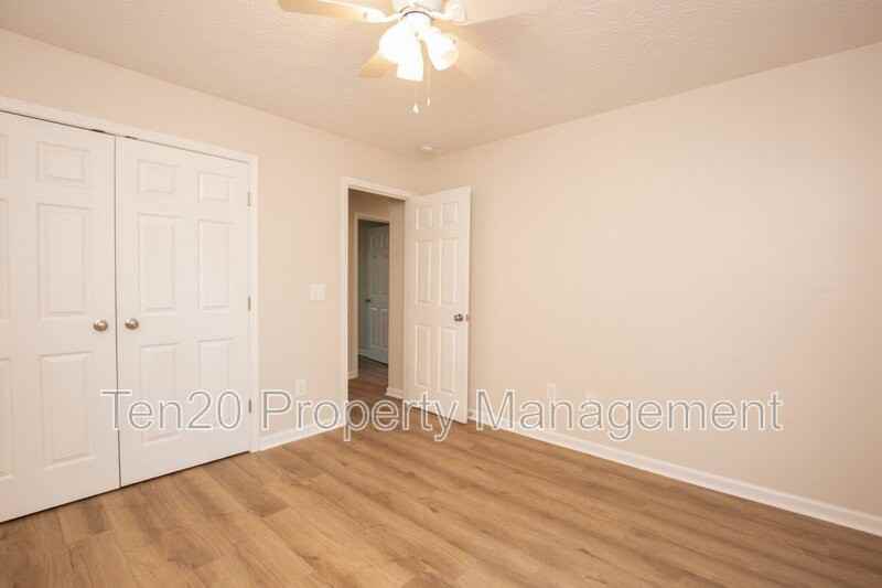 6823 Live Oaks Dr - Photo 2 of 14