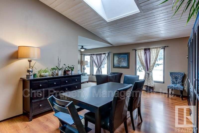 8523 189 St Nw - Photo 4 of 32