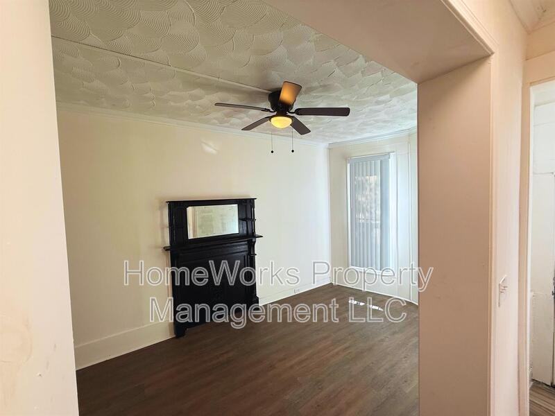 2827 Woodbrook Ave - Photo 4 of 17