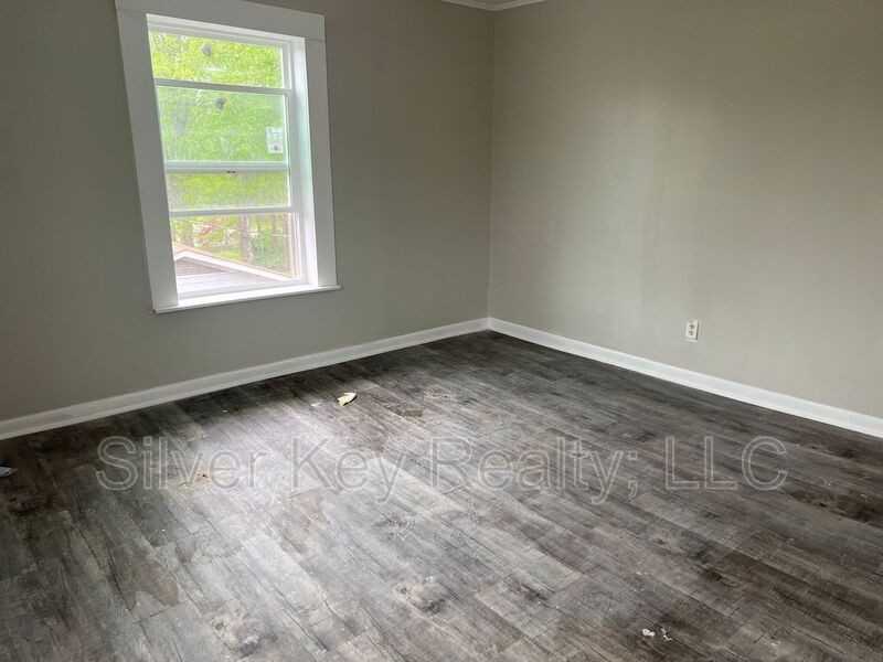 405 Park St #4 - Photo 2 of 8