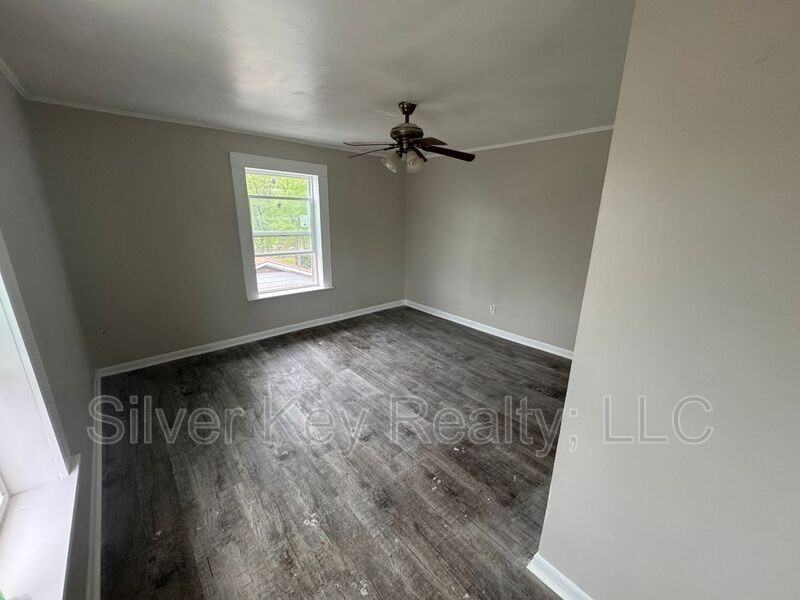 405 Park St #4 - Photo 6 of 8