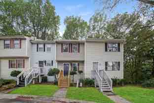 7042 Oakhill Cir - Photo 1 of 1