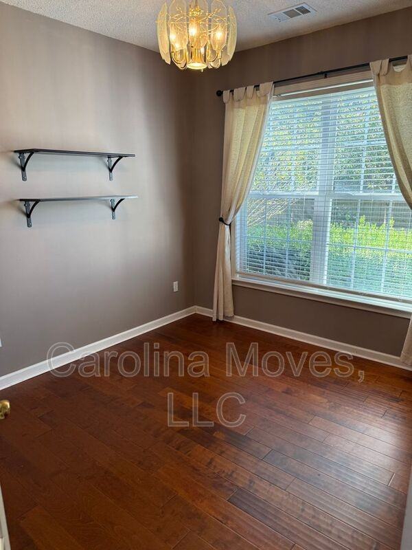 4 Bay Hill Dr - Photo 6 of 19