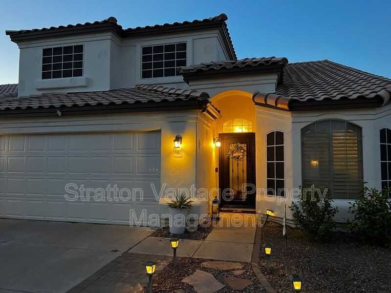 4682 West Oakland Street - Photo 2 of 14