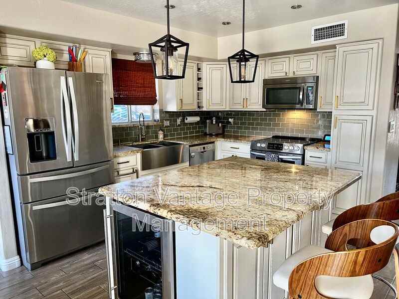 4682 West Oakland Street - Photo 5 of 14