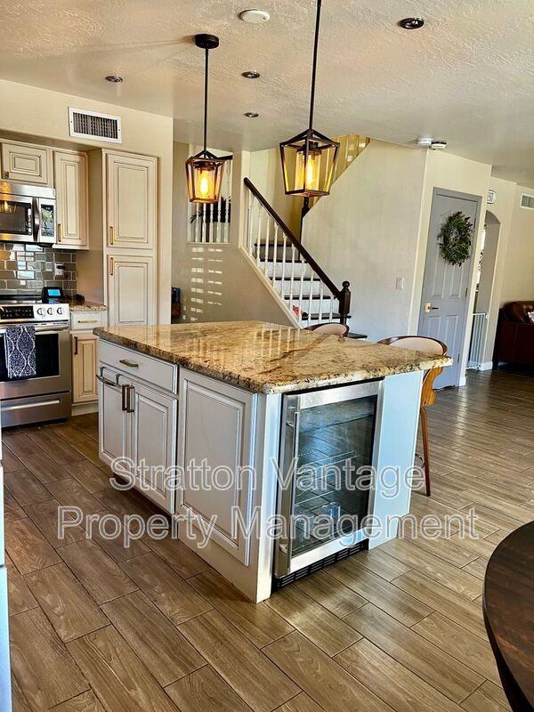 4682 West Oakland Street - Photo 6 of 14